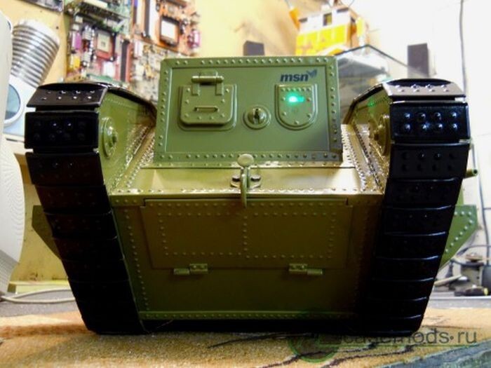 Компьютер в виде танка МК-4