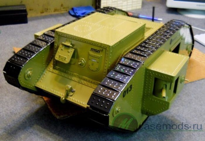 Компьютер в виде танка МК-4