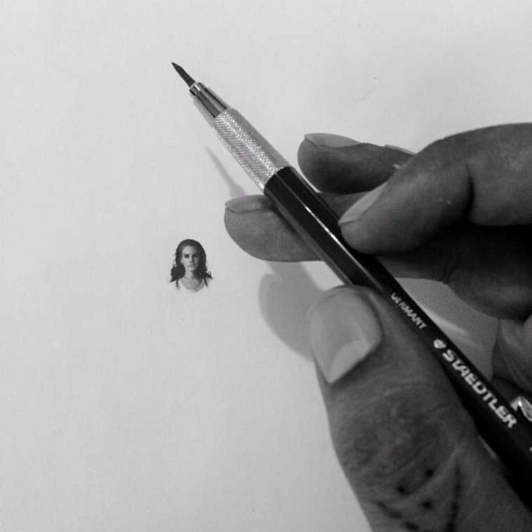 Миниатюрные рисунки знаменитостей, нарисованные карандашом, которые невозможно отличить от фотографи