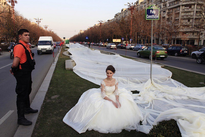 16. Самый длинный шлейф свадебного платья