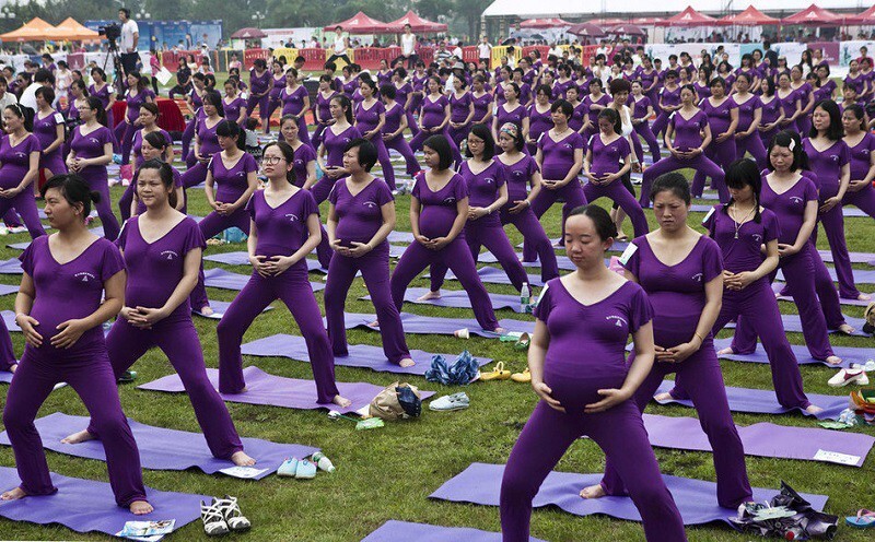 5. Самый массовый сеанс йоги для беременных