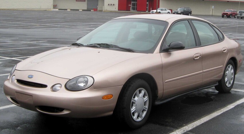 7. Ford Taurus 1996