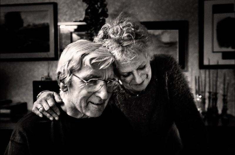 Эта семья вела неравный бой с болезнью Альцгеймера. И всё это вылилось в мощный фотопроект!