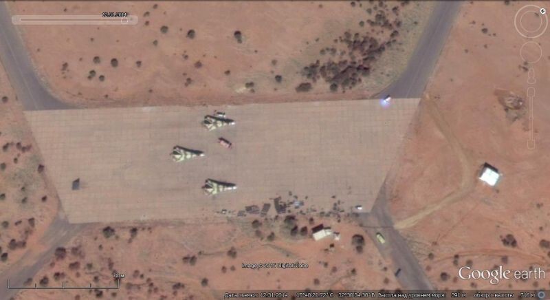 Спутниковый снимок Google earth: суданские Су-24М на авиабазе Вади Сайидна
