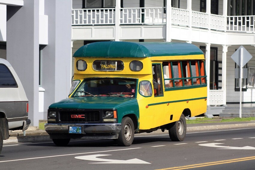 Самодельные автобусы из легковушек в Самоа