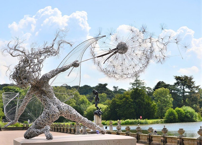 5. Скульптура феи сделанная из стальной проволоки. Великобритания.