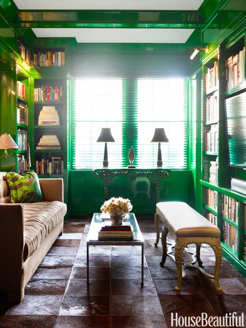 3. Зеленый цвет успокаивает и идеально подходит для домашней библиотеки 