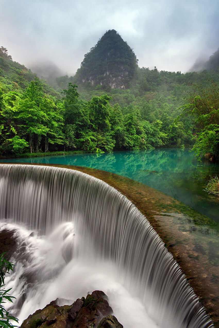 16. Водопад Хуангошу