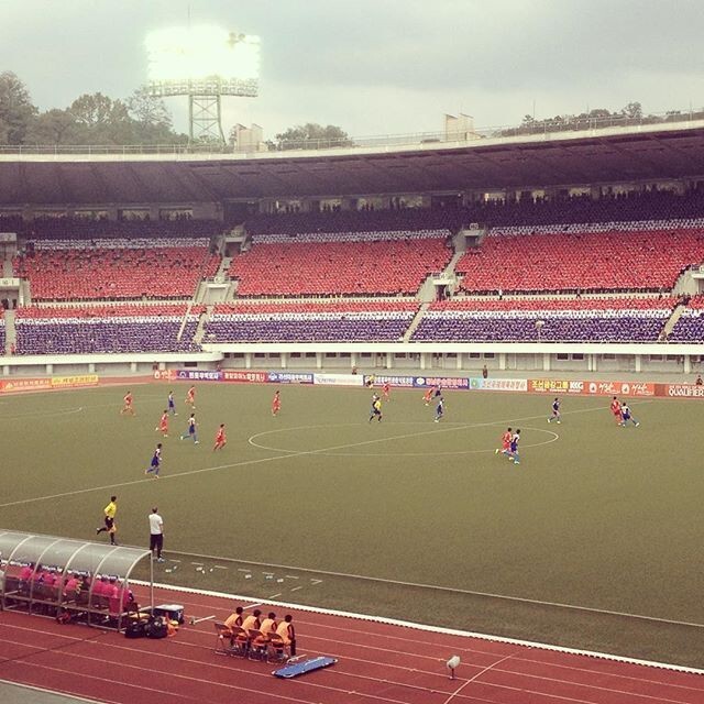 Футбол здесь очень популярен (стадион в Пхеньяне)