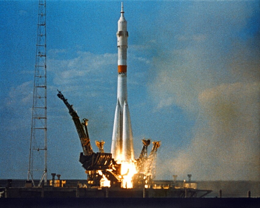 Запуск корабля Союз-19 в 1975 г.: