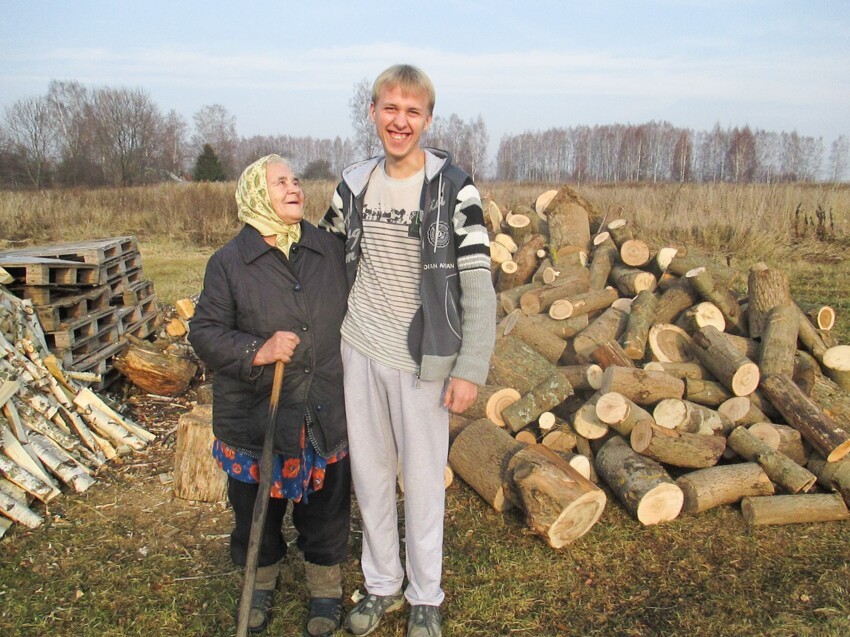 Николай Романенко создал акцию «Подари дрова» для помощи старикам