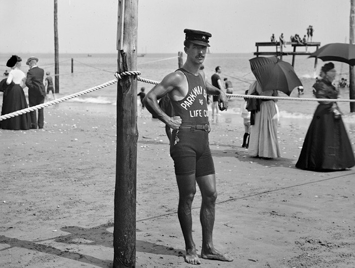 20. Спасатель на водах, Брайтон-Бич, Нью-Йорк, 1901-1906 года