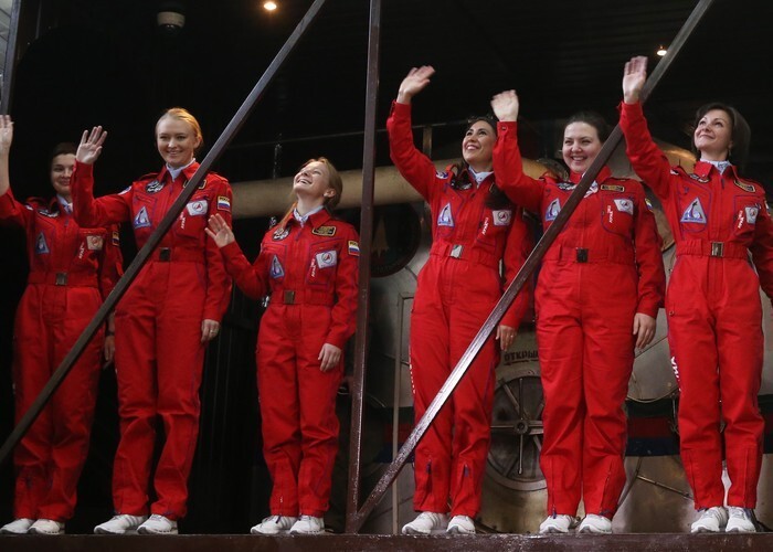 Шесть российских девушек «совершат полет» на Луну