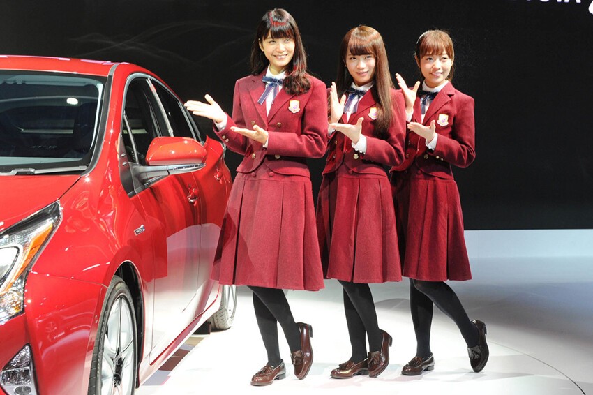 Девушки на Токийском автосалоне 2015 года