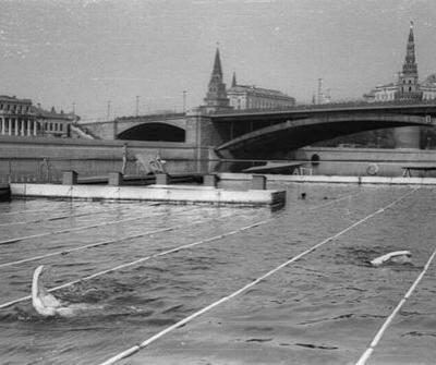 Бассейн в Москве-реке, 1938 год