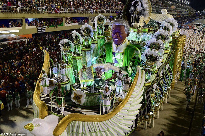 Бразильский карнавал 2015 в Рио-де-Жанейро