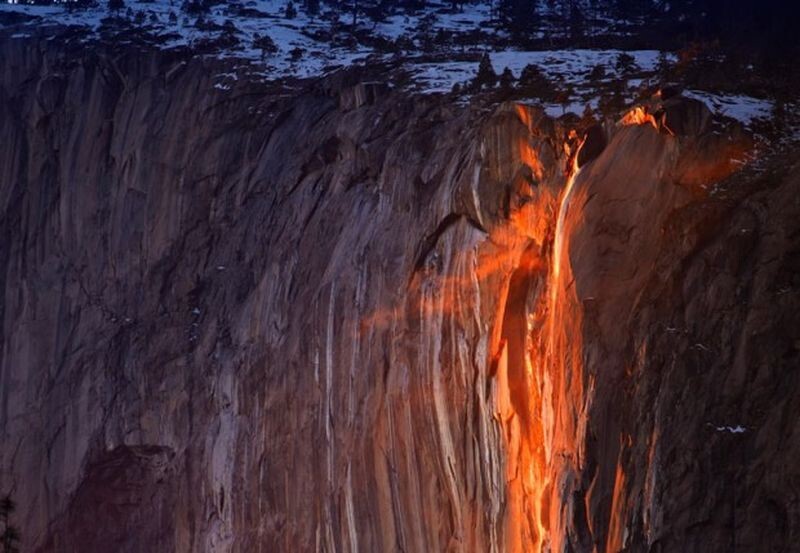 1. Огненный водопад «Лошадиный хвост»