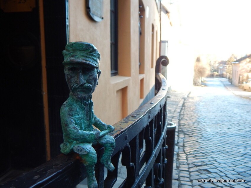 31 января 2015 года  мини-скульптура закарпатскому разбойнику Николаю Шугаю.