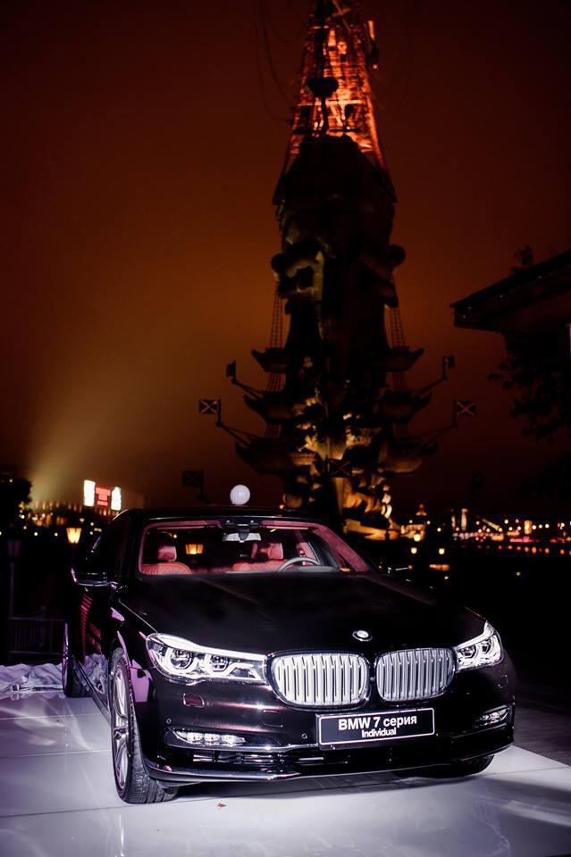 "Авилон. Официальный дилер BMW" представил новый BMW 7 серии в самом сердце Москвы