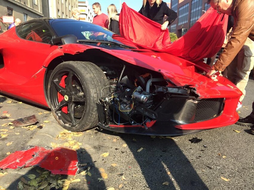 В Будапеште разбили Ferrari LaFerrari