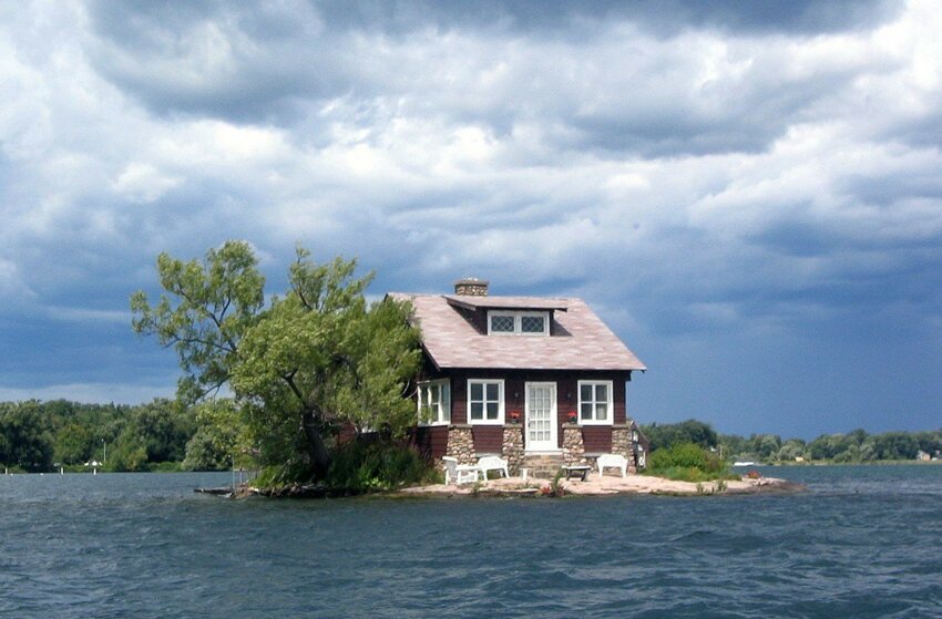 Домик на Острове (Island House) на Реке Святого Лаврентия (St Lawrence River)