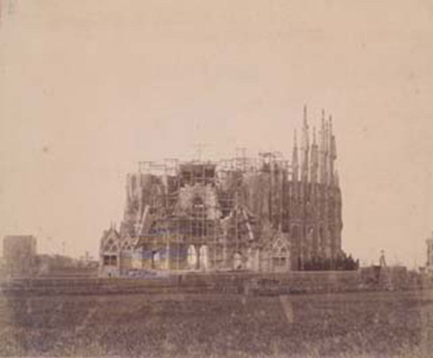 Строительство храма Святого Семейства в Барселоне