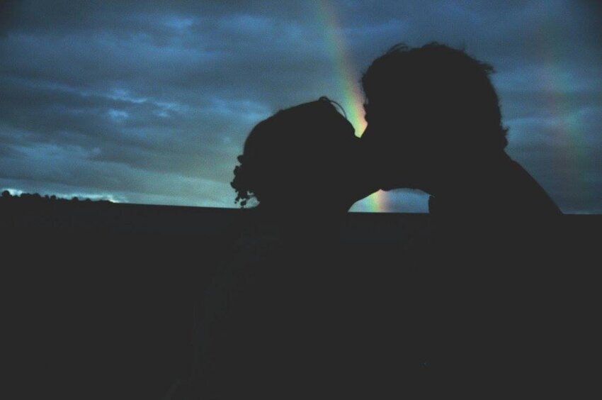 Поцелуй и радуга