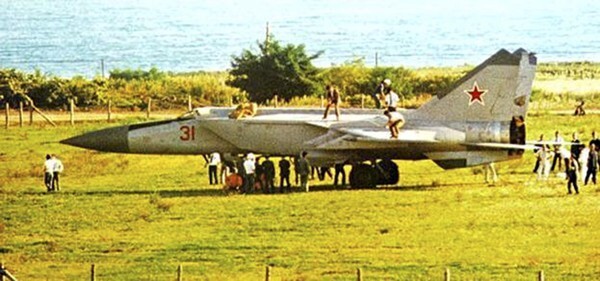 В 1976 году был угнан в Японию секретный МиГ- 25