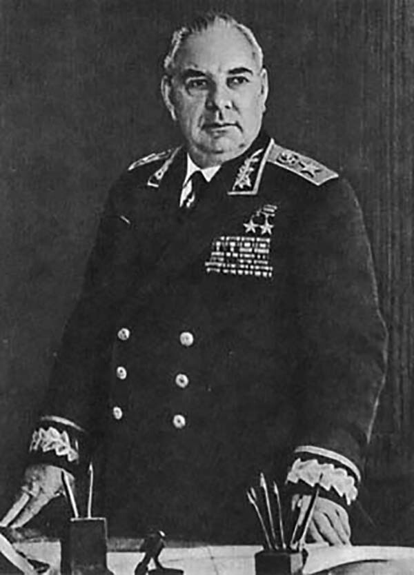 Тем маршалом был дважды Герой Советского Союза Николай Иванович Крылов