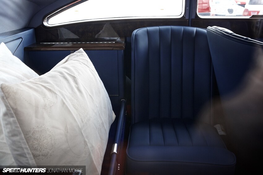 Bentley Blue Train - эстетика во всем