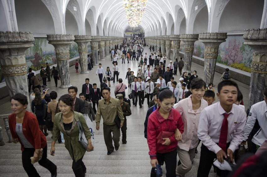 Станция метро в Пхеньяне.