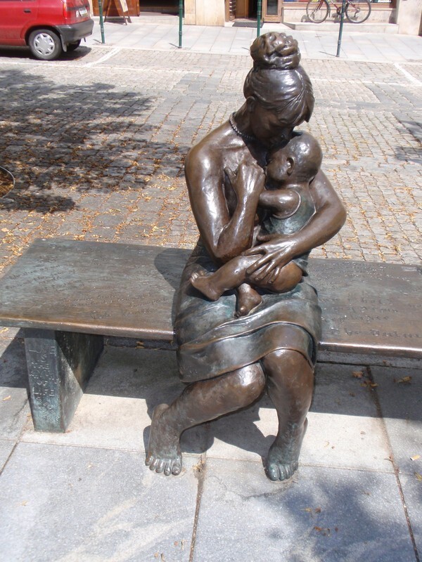 6. «Мать и дитя». Шумперк, Чехия