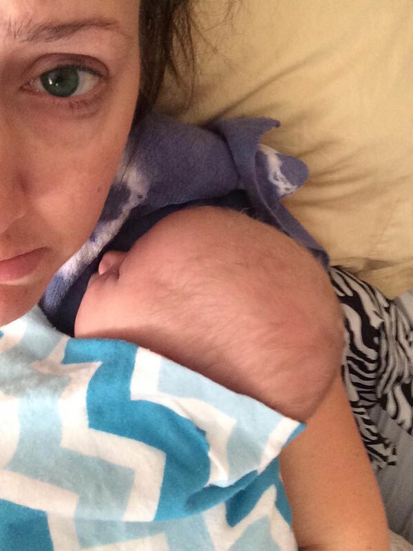 25 честных селфи о том, что такое быть мамой