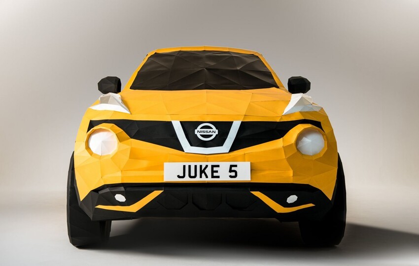 Бумажный Nissan Juke в натуральную величину