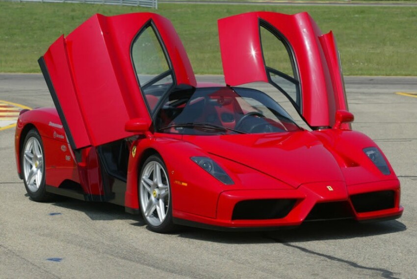 8. Ferrari Enzo 2003 года