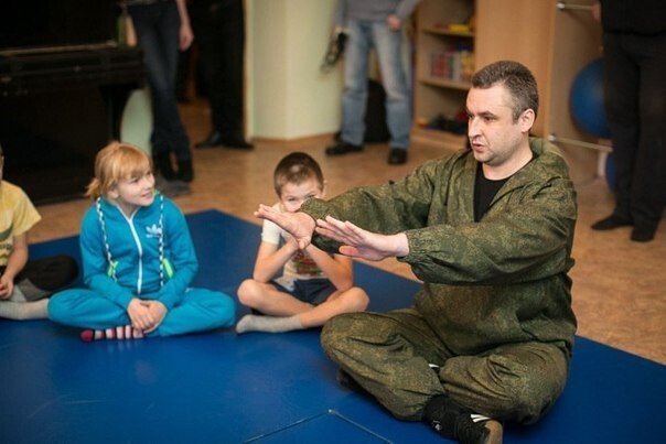 Евгений Абанькин — инструктор по рукопашному бою спас 19 детей при пожаре