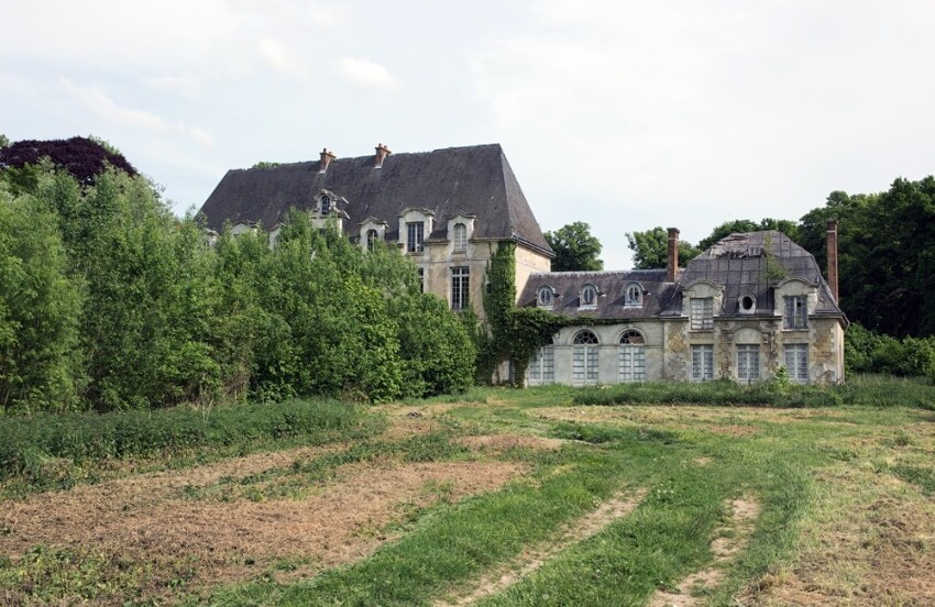 Заброшенные замки Франции