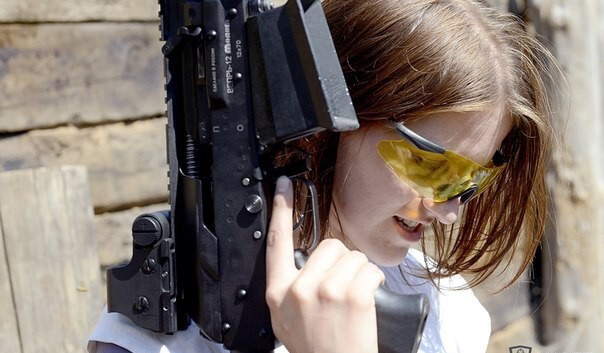 Девушка с ружьём. Чемпионка мира по практической стрельбе из России