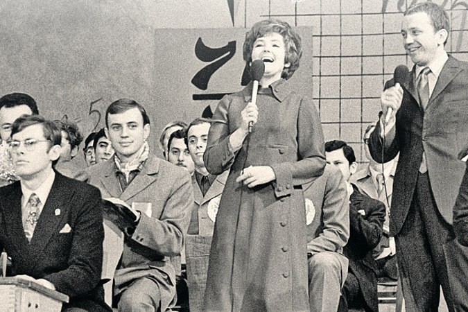 1961 — вышел в эфир первый выпуск программы КВН («Клуб Весёлых и Находчивых»).  
