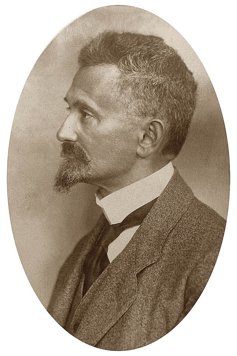 1868 — Феликс Хаусдорф, немецкий математик, один из основоположников современной топологии (ум. 1942).   