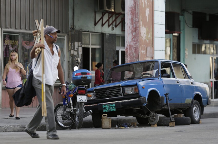 Как бывшие соотечественники помогают кубинцам решить вопрос с ремонтом старых советских машин