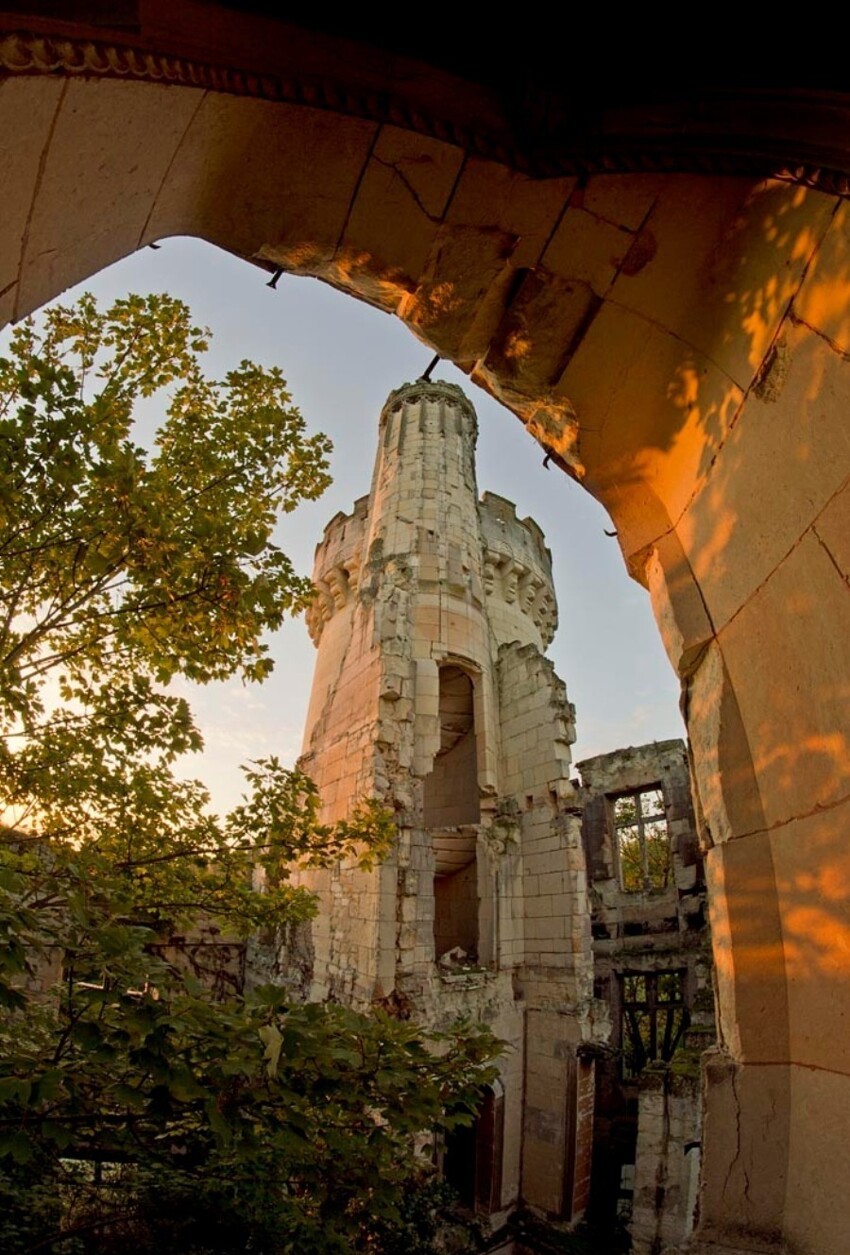 Как Европа забывает свою историю. На примере французского замка Château de la Mothe-Chandeniers