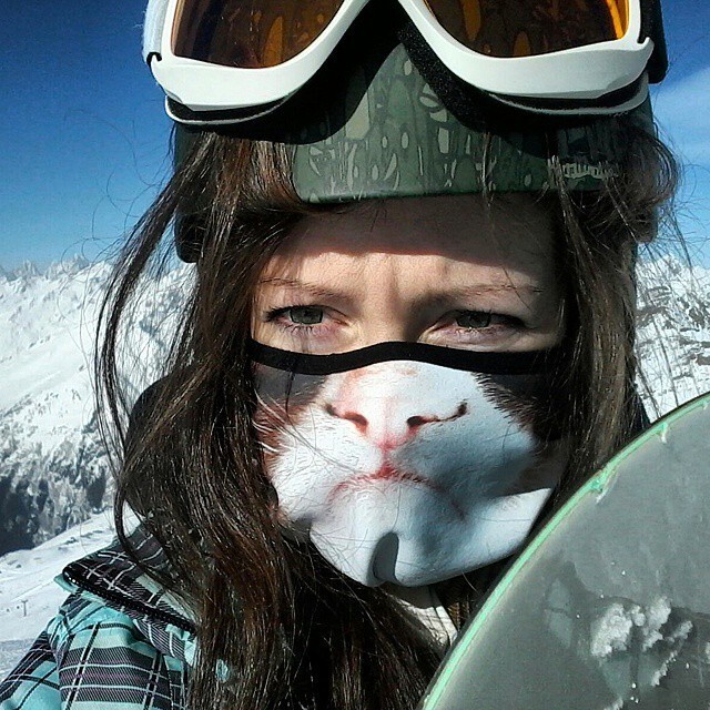 Лыжные маски от Тэи Салат 