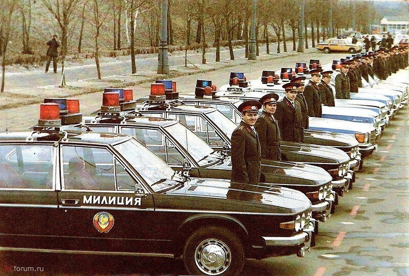 "Татра" на службе в советской милиции. В Чехословакии автомобиль стоил чуть ли не в 3 раза дороже "Волги". 1975-80: