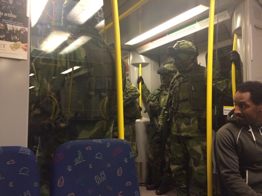 Военные в автобусе
