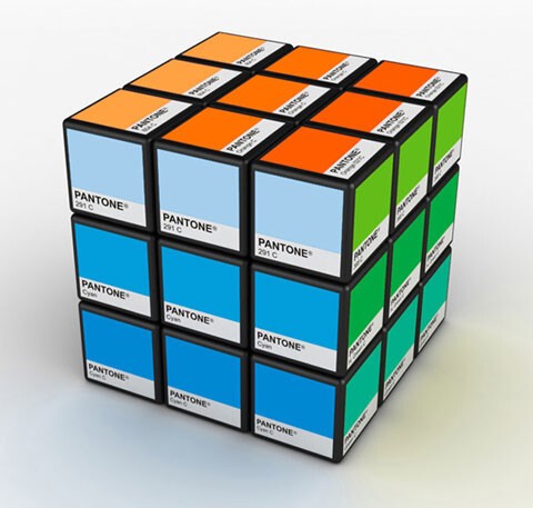 22. Кубик Рубика +  атлас цветов Pantone