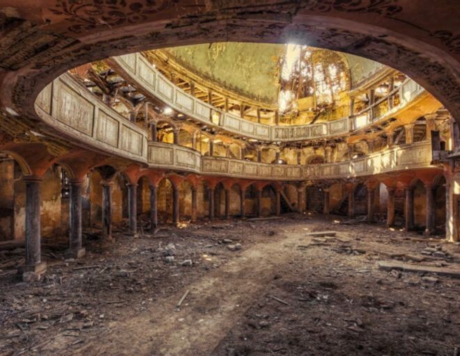 Заброшенные здания Восточной Европы: смесь красоты и грусти