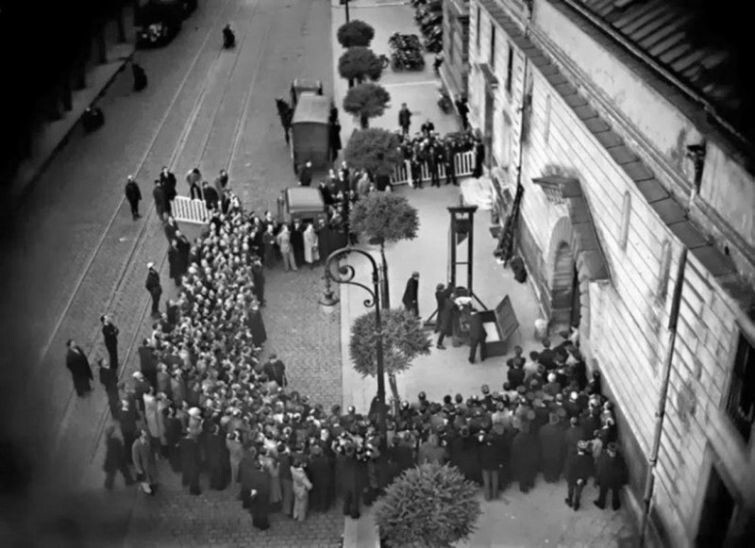 Последняя публичная казнь с применением гильотины, 1940 год