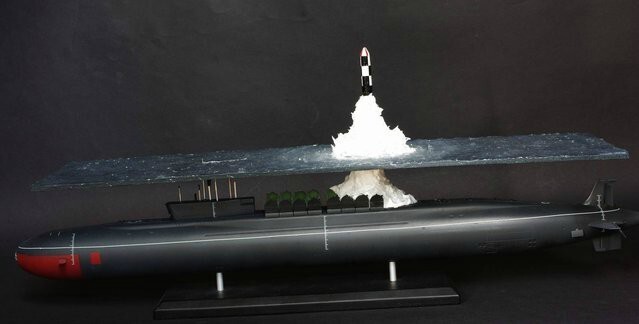 Диорама запуска ракеты с подводной лодки