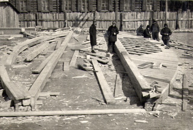 Сооружение дощатых кружал на плазу. Март 1935г.